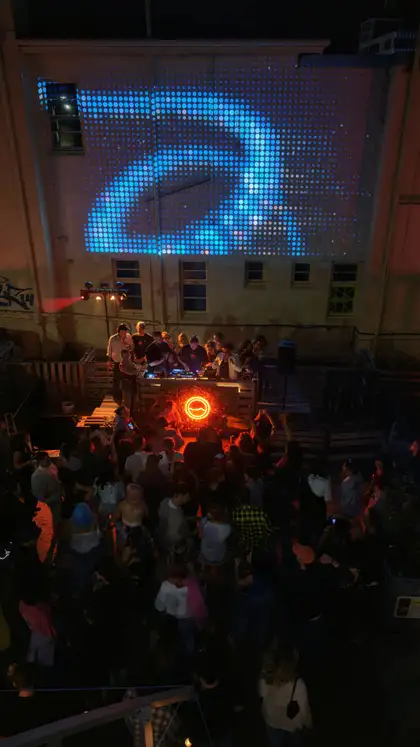 The stage wall at Signal 002, frame 13.